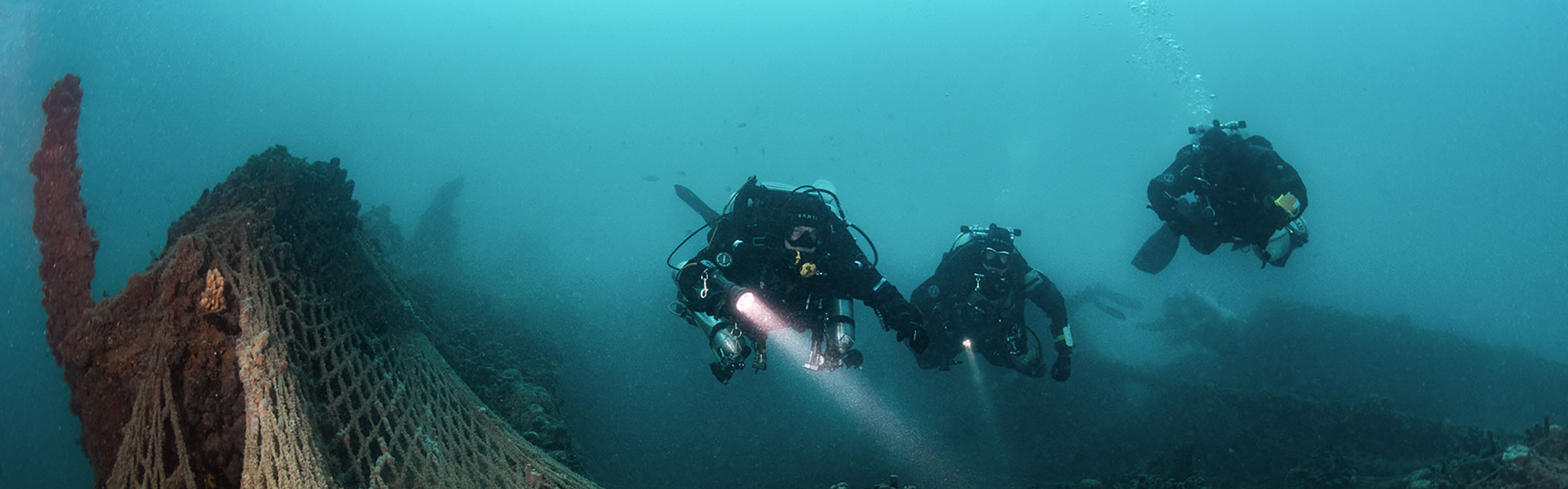 Technische duikers uit ons duikteam die in Kroatië technisch leren duiken op wrakken.
